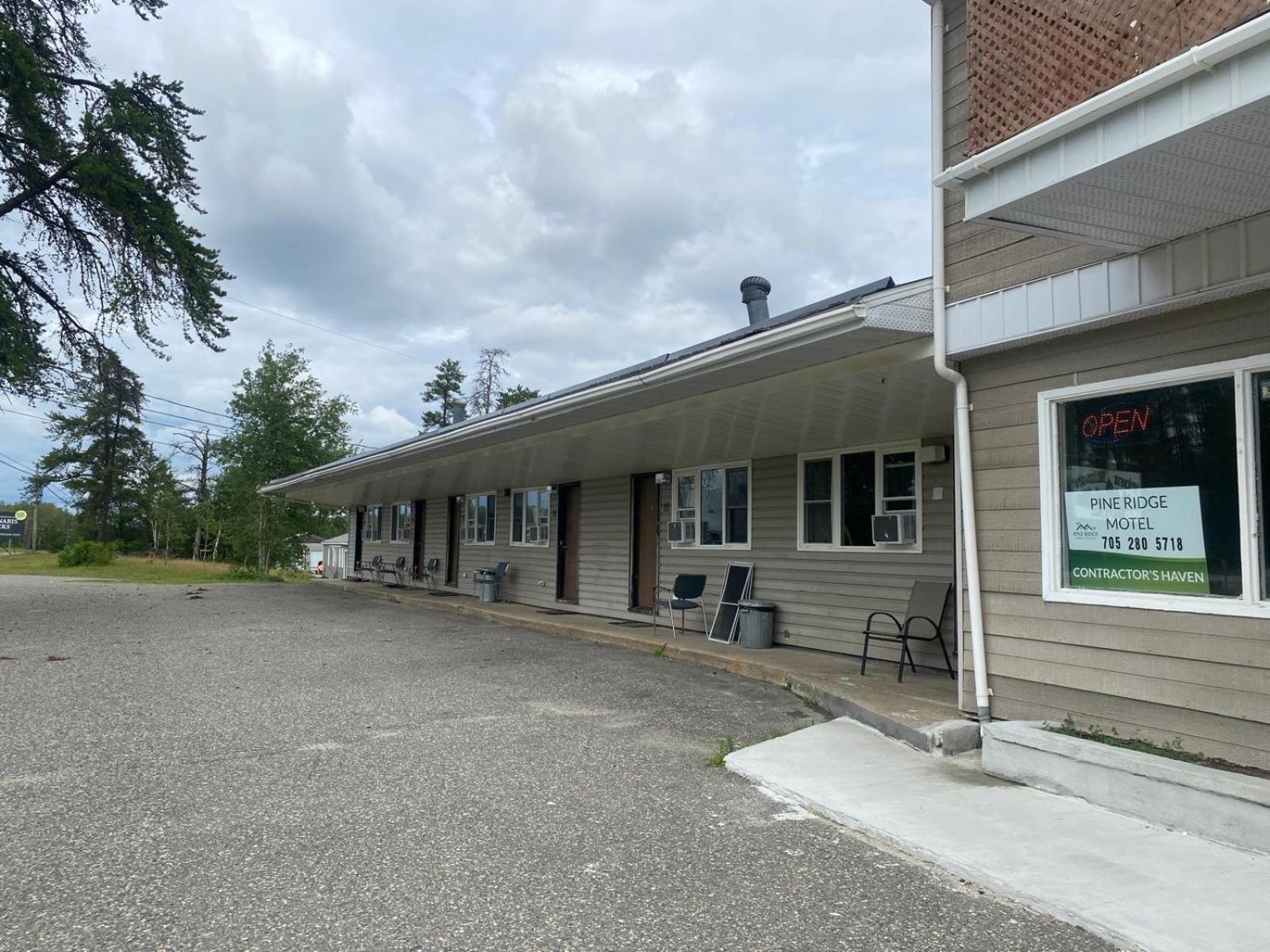 Pine Ridge Motel Timmins Dış mekan fotoğraf