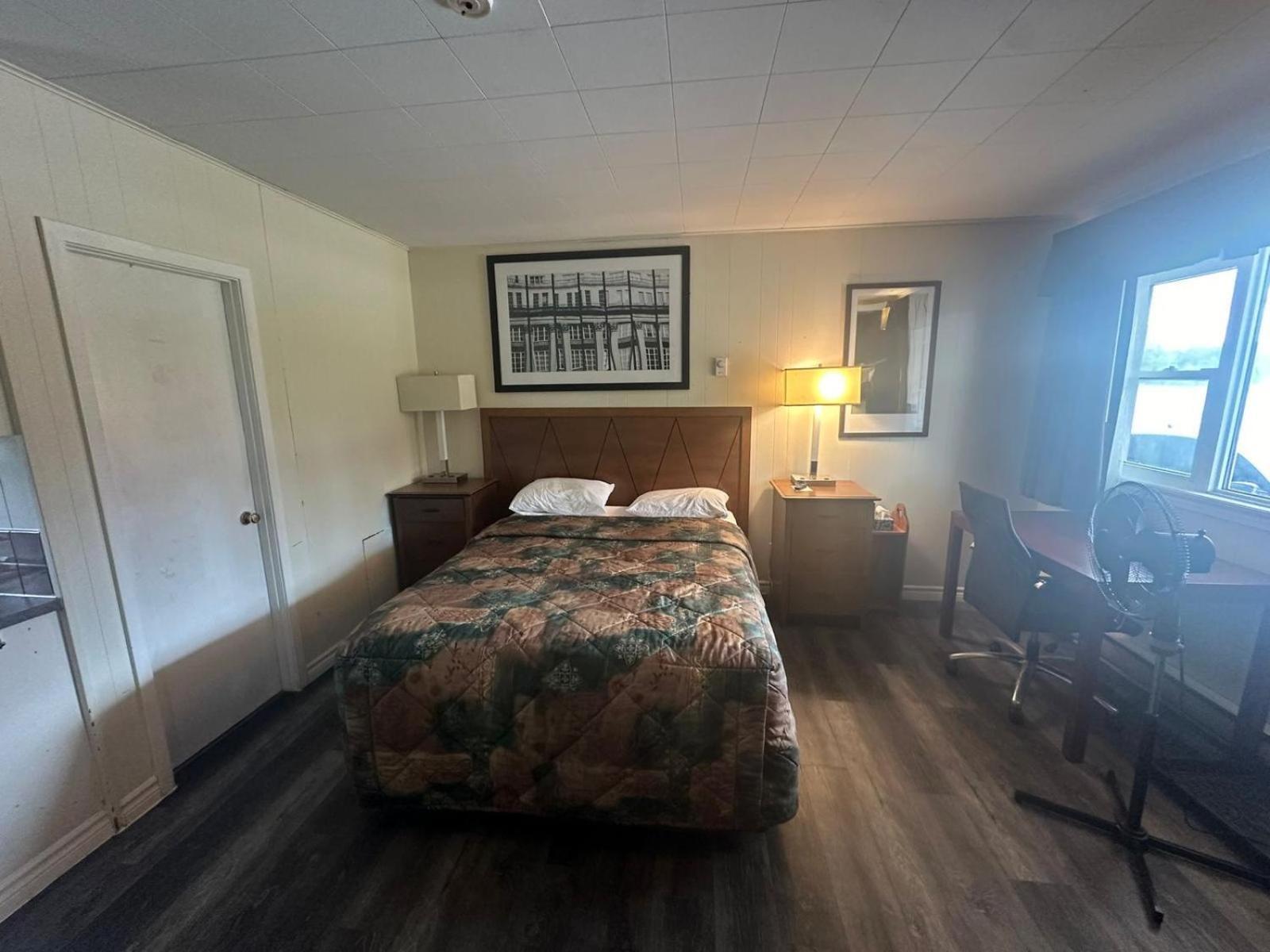 Pine Ridge Motel Timmins Dış mekan fotoğraf