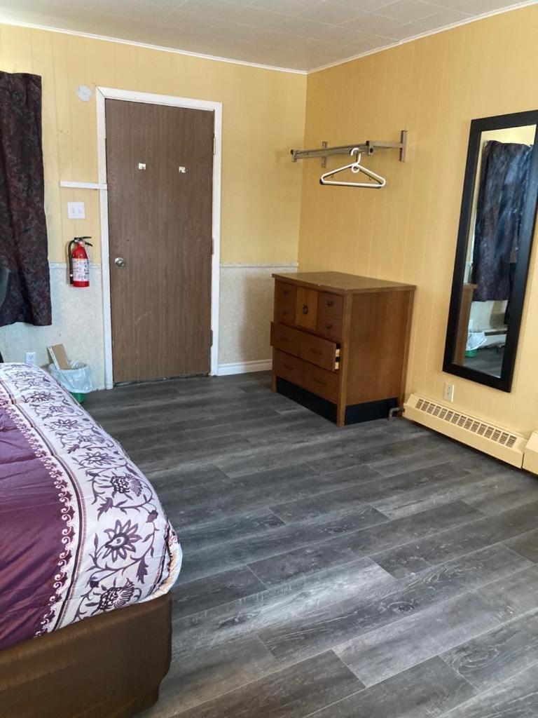 Pine Ridge Motel Timmins Dış mekan fotoğraf